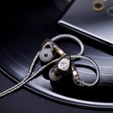 SIMGOT EM2 Hi-Res in-Ear Monitor Headphones, IEM Earphones with Detachable Cable, Hybrid Balanced Armature Dynamic Driver, Noise-Isolating Musician's Headset for Smartphones and Audio Players (Clear)