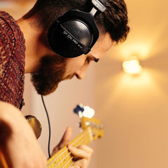 beyerdynamic DT 770 PRO - 250 OHM LE DT 770 Pro 250 ohm Professional Studio Headphones (Limited Black Edition)